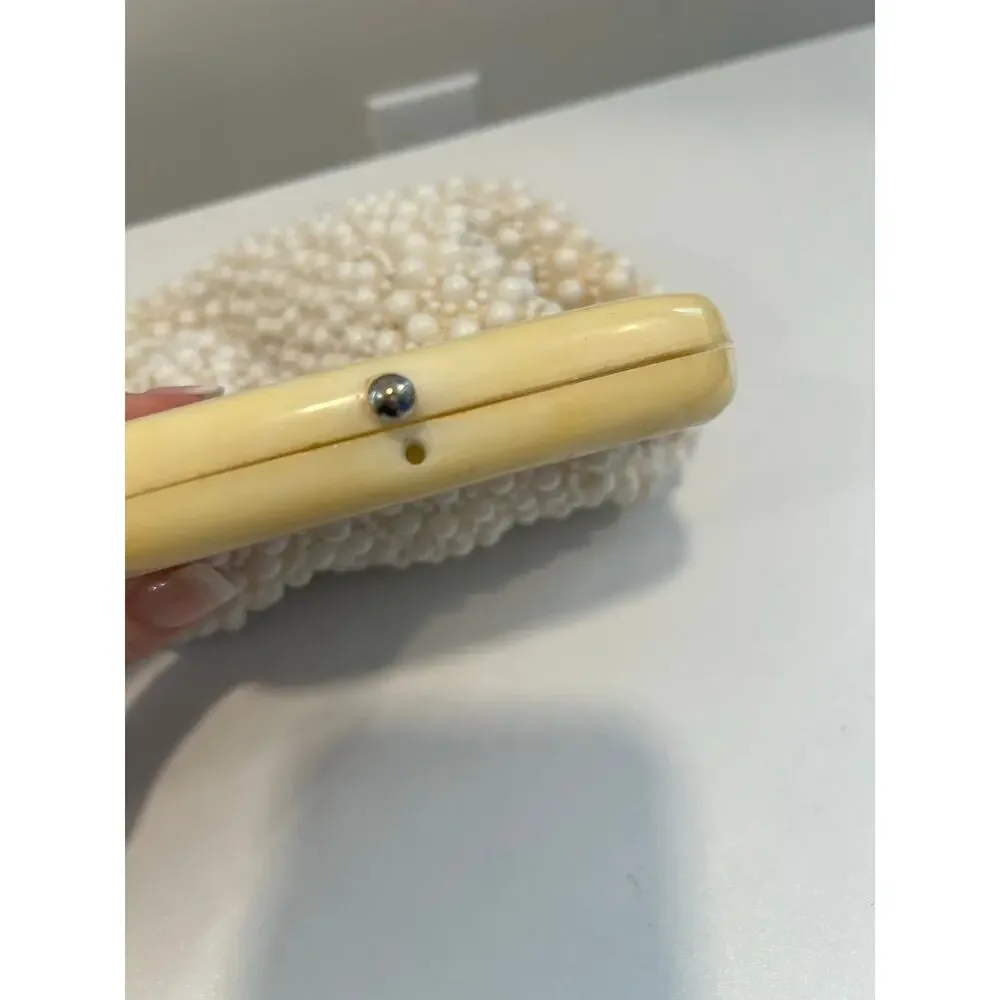 Vintage 1950s-60s Raffia Beaded and Lucite Purse White JL